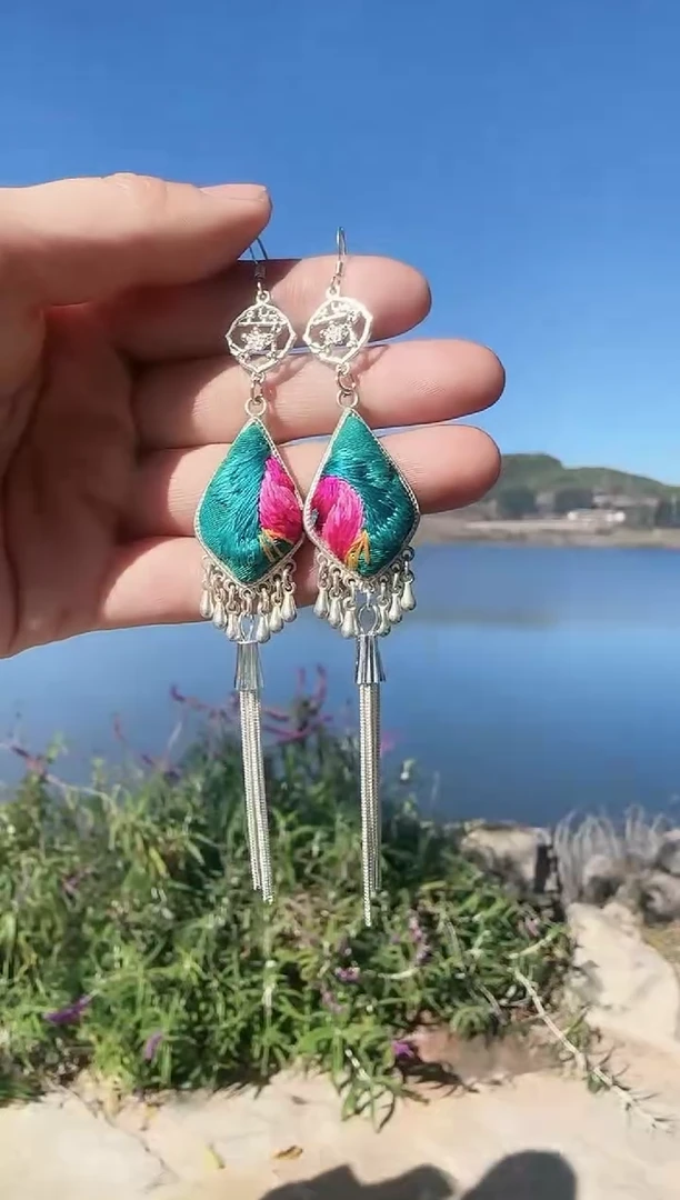 织绣手工苗绣刺绣饰品5