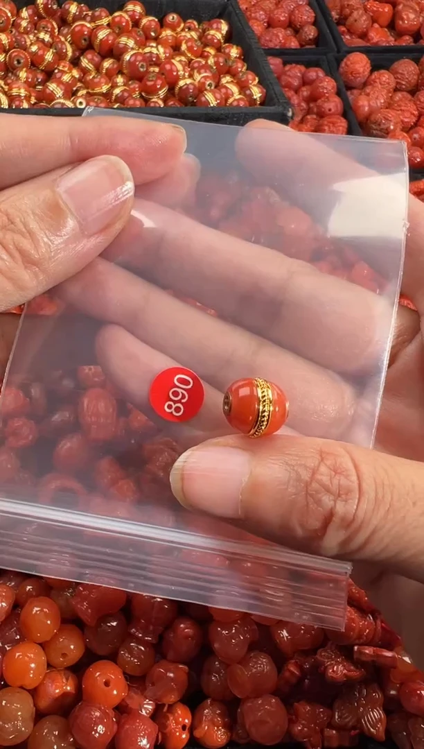 南红玛瑙未镶嵌颈饰1