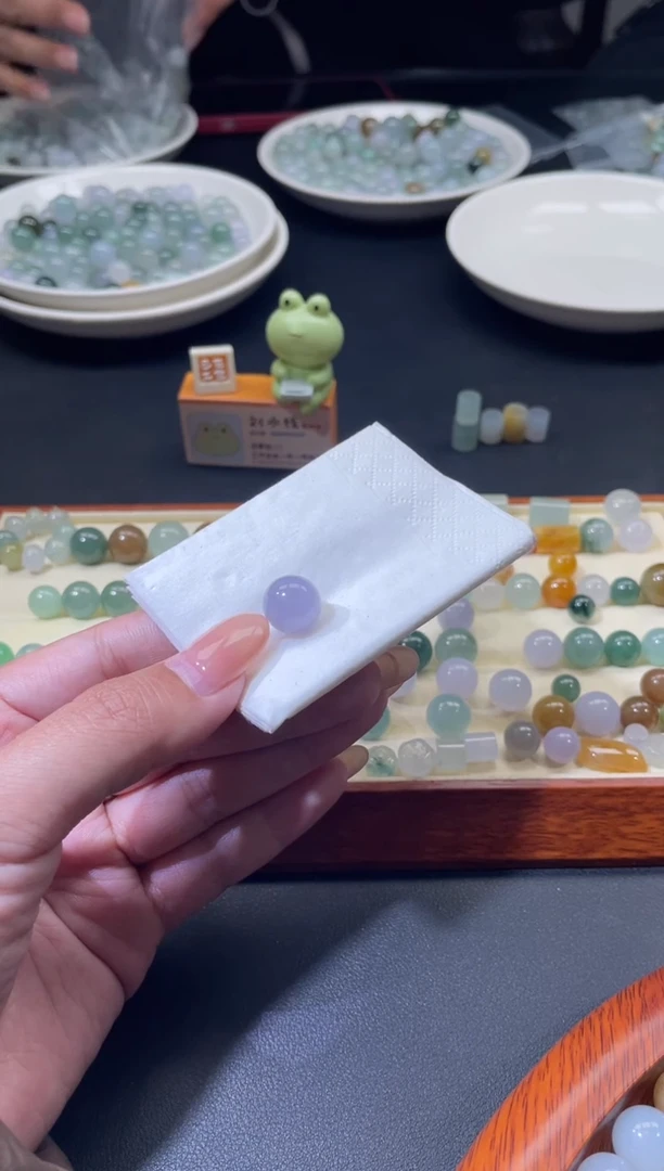 未镶嵌定制翡翠小**子翡翠毛货