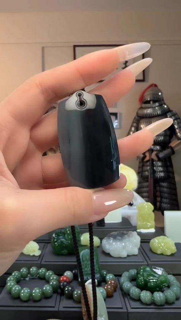 颈饰未镶嵌和田玉青花无事牌（多样性发货）拍一发一