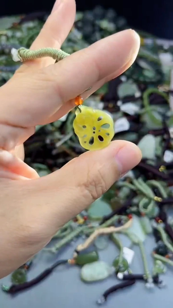 和田玉未镶嵌颈饰多样性发货     拍一发一