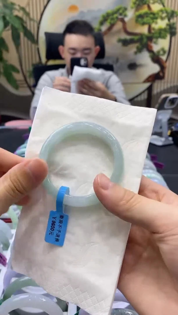 未镶嵌手镯翡翠7885