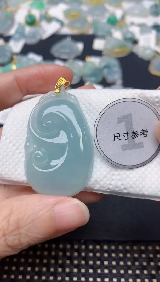 颈饰18K金镶嵌翡翠天然缅甸A货翡翠