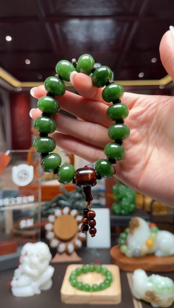 未镶嵌和田玉挂件by18