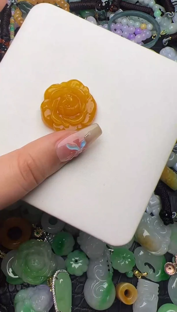 翡翠未镶嵌颈饰天然缅甸翡翠吊坠