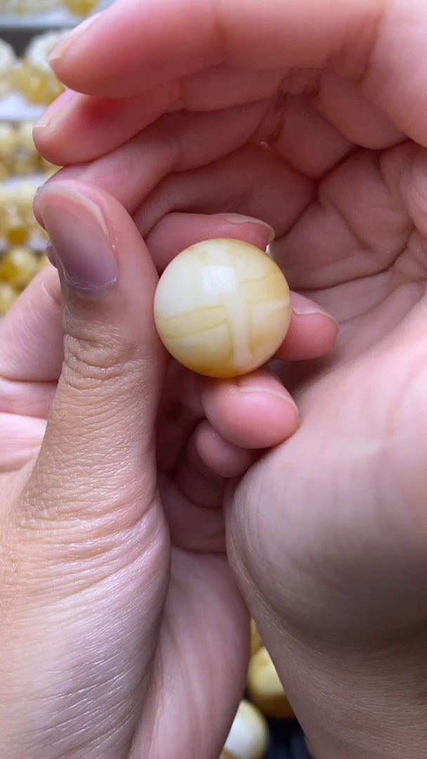 未镶嵌琥珀裸石蜜蜡.38