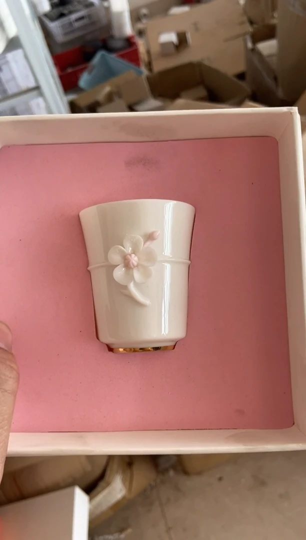 杯无运费险有瑕疵的摄影的产品有使用过的痕迹有点脏介意勿拍