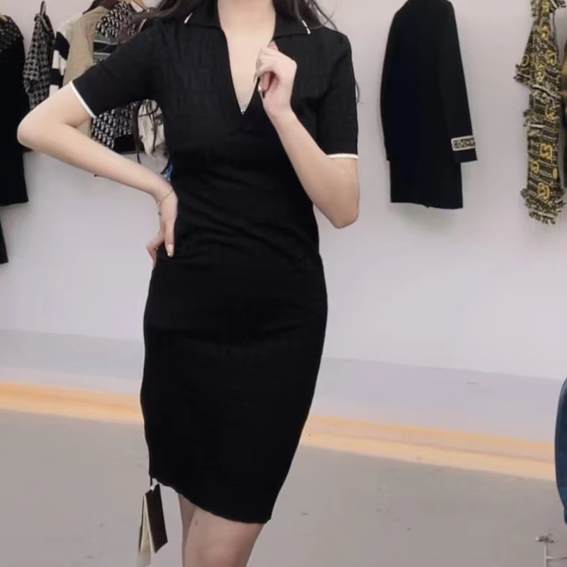 全新未使用 FENDI/芬迪 短袖满印连衣裙 黑色/38