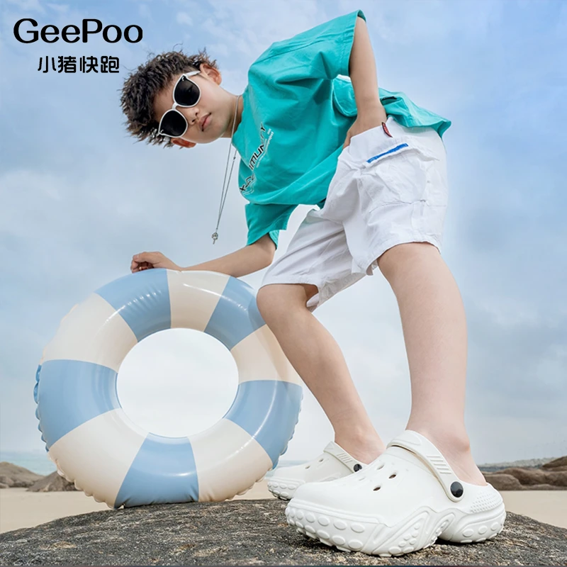 小猪快跑2025新款童鞋凉鞋洞洞鞋家居鞋沙滩鞋7色轮胎底凉拖鞋