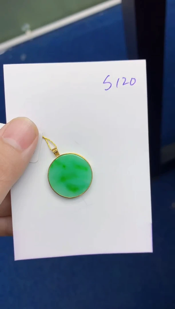 翡翠18K金镶嵌颈饰天然缅甸翡翠A货