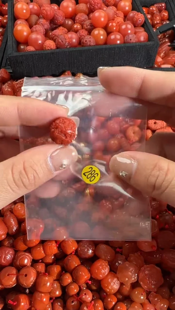 【闪购商品】南红玛瑙颈饰未镶嵌1