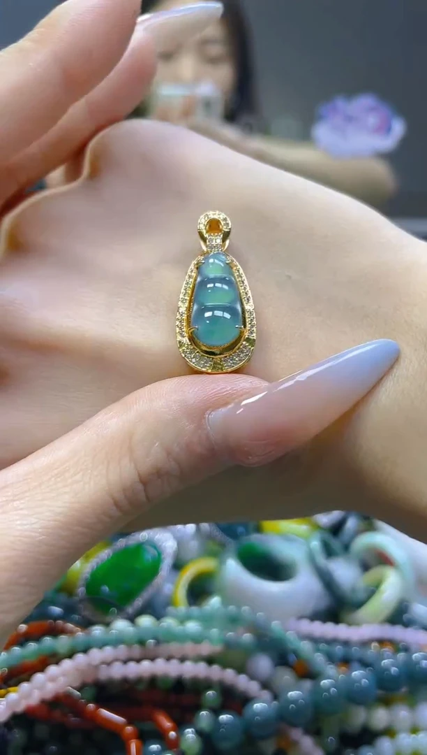 翡翠未镶嵌颈饰/R/翡翠A货，一件也是批发价