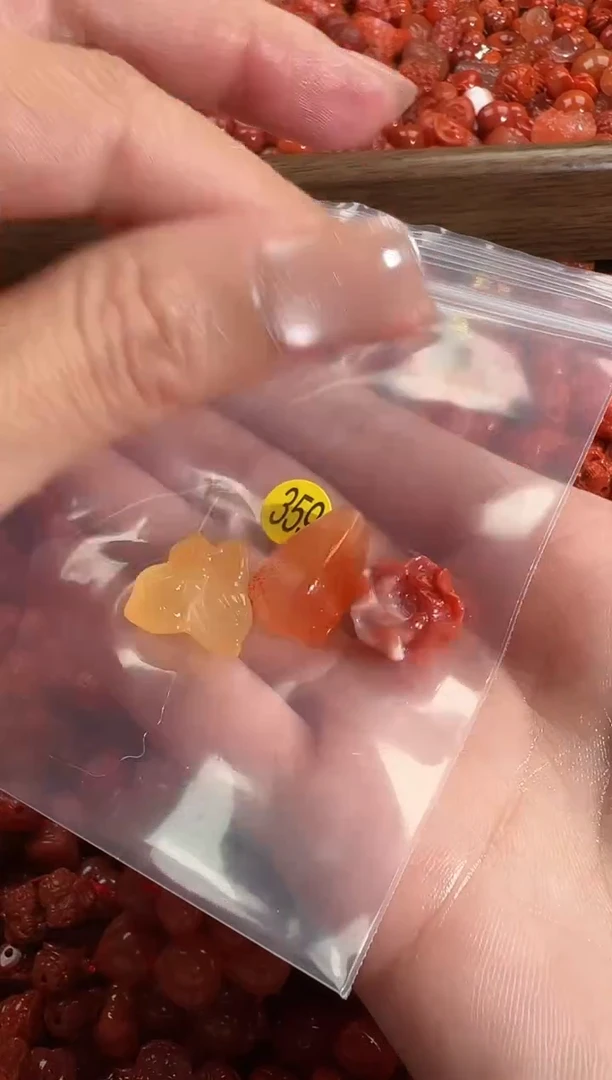 颈饰未镶嵌南红玛瑙1