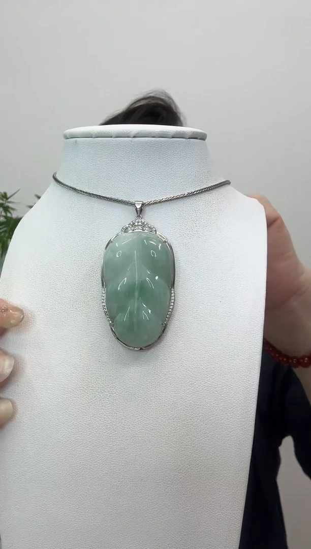 翡翠银S925镶嵌吊坠(赠链)叶子