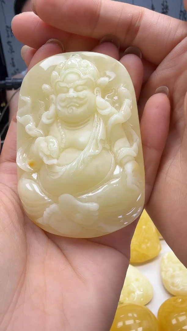 裸石琥珀未镶嵌如图