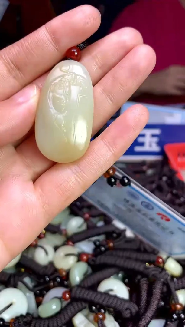 未镶嵌和田玉挂件1