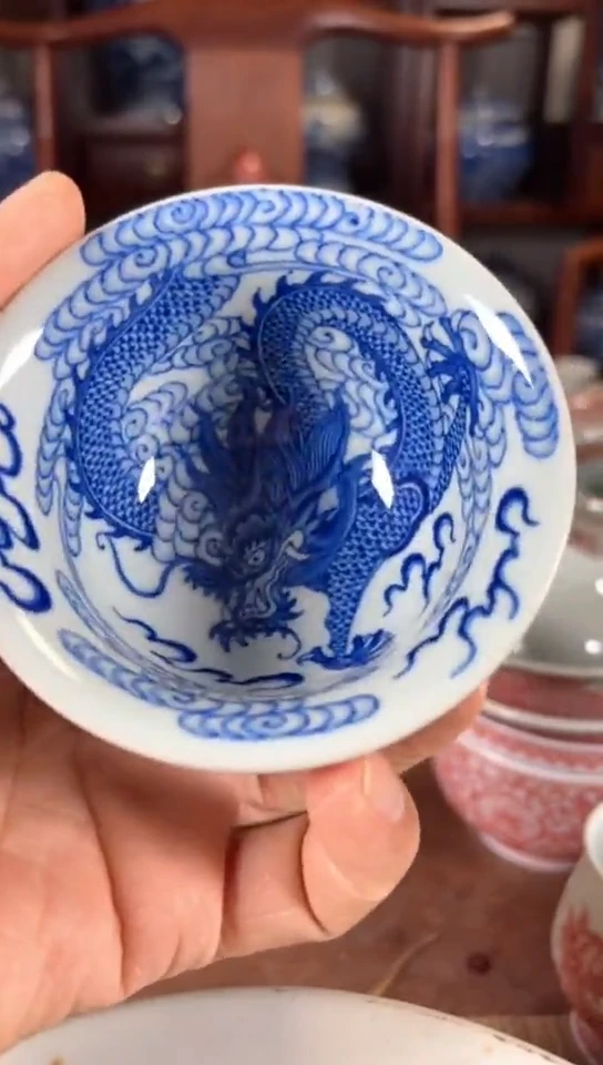 勇?柴窑青花龙纹杯杯