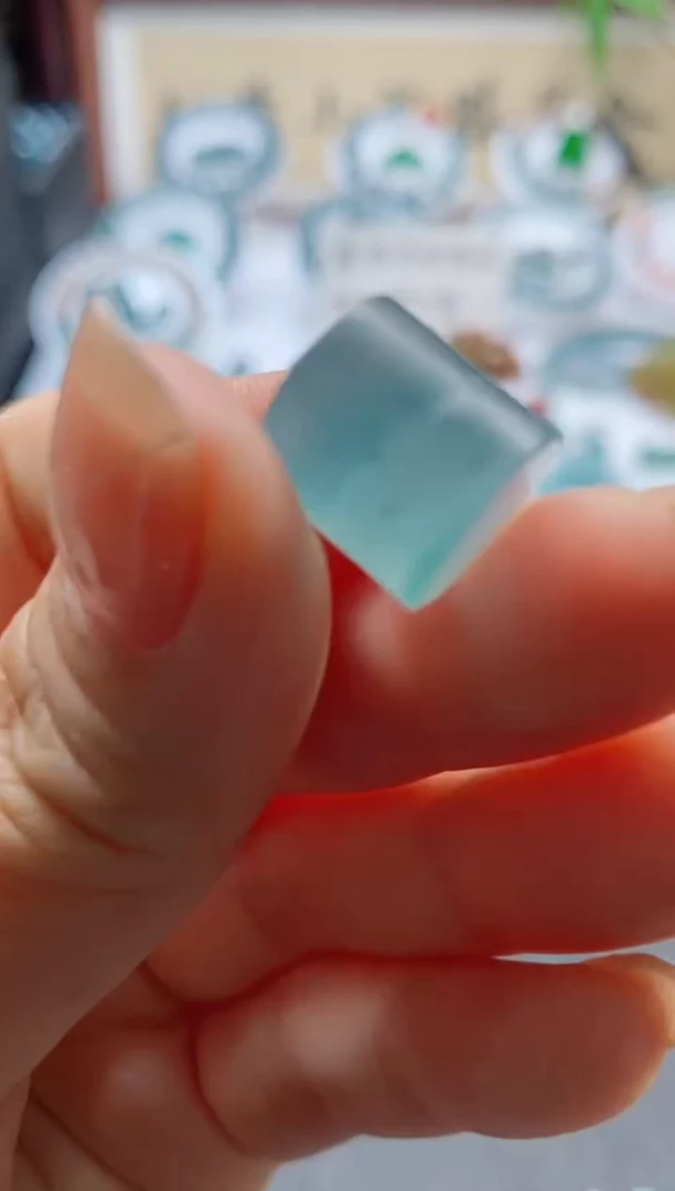 未镶嵌定制翡翠0349135363（毛货福利桶珠卡十一左右有微瑕）