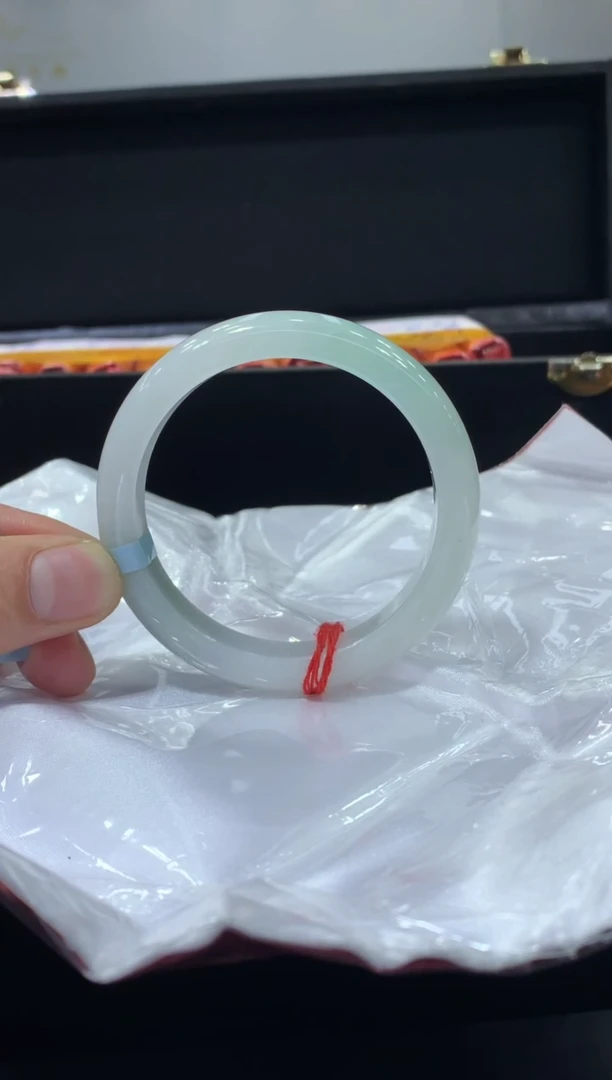 未镶嵌手镯翡翠翡翠手镯