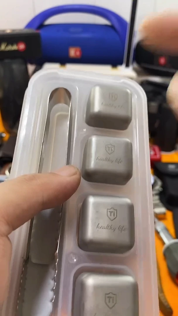 瓷片闪购商品 如图所示