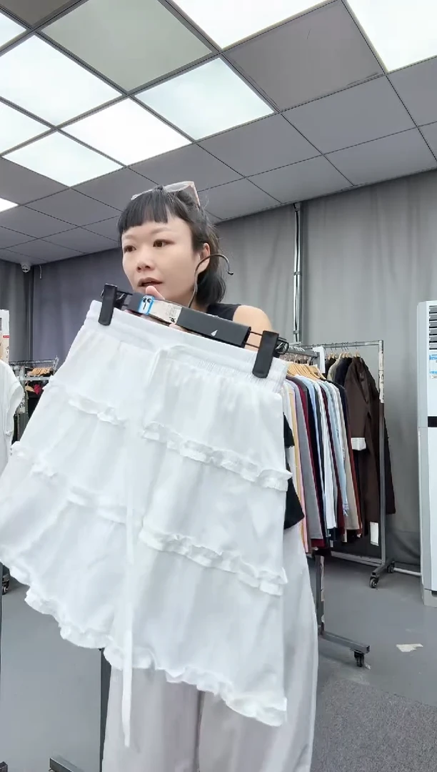 大哥家漂亮衣服漂亮款式