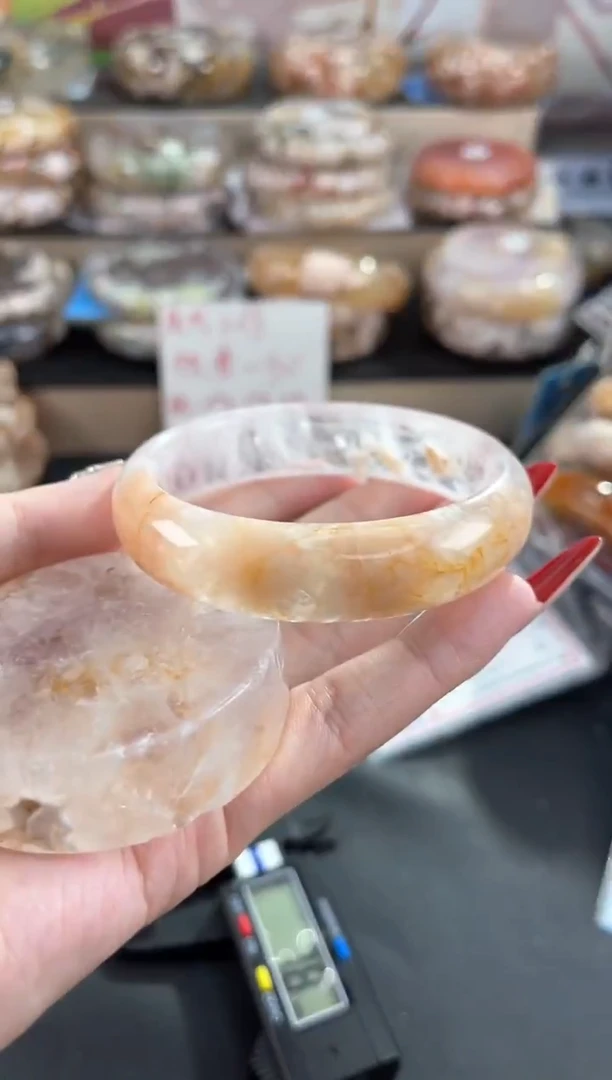 未镶嵌手镯石英质玉56