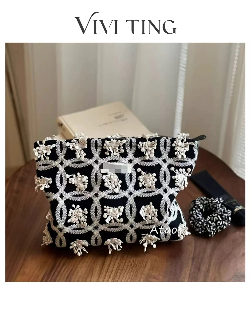 【VIVI·TING】婷姐推荐海葵花拉链手拿化妆包