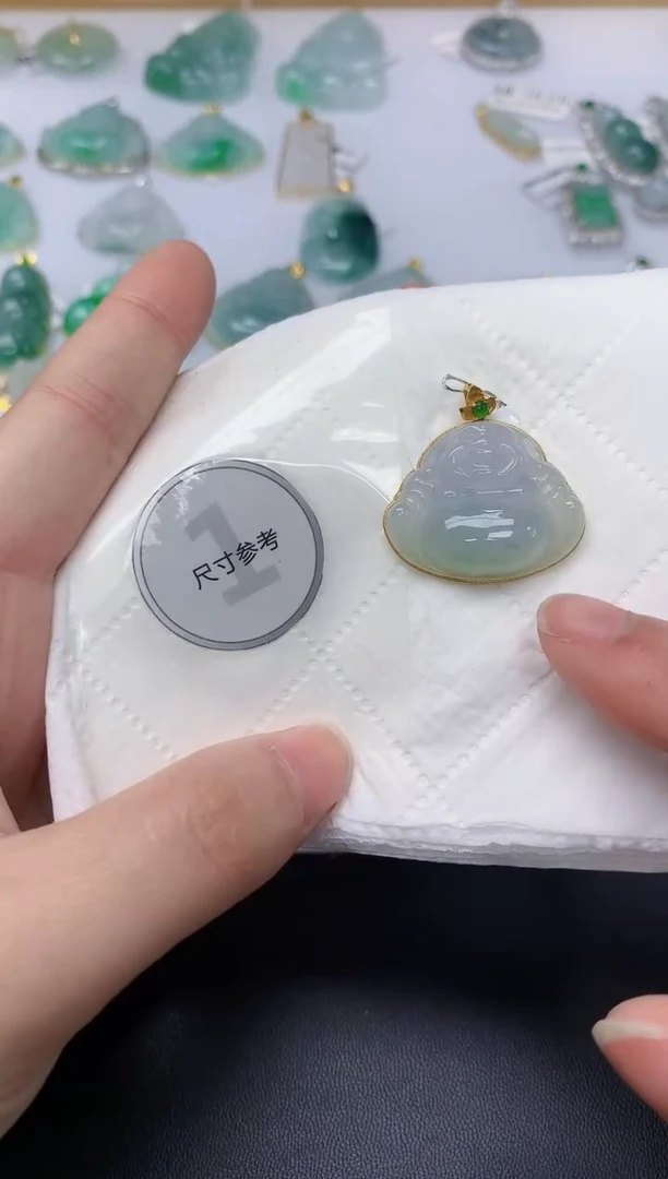 颈饰18K金镶嵌翡翠天然A货