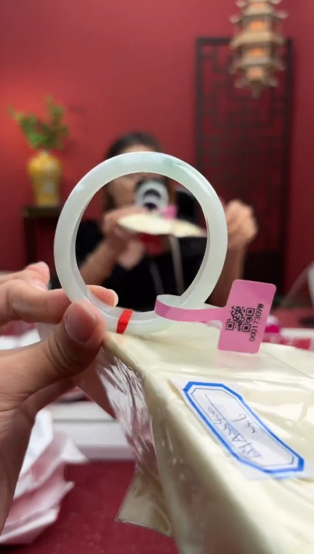 未镶嵌手镯（贵妃镯）翡翠翡翠手镯