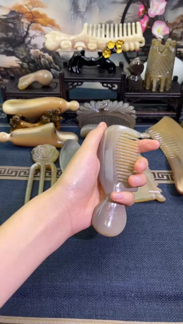 云南老白水手柄梳