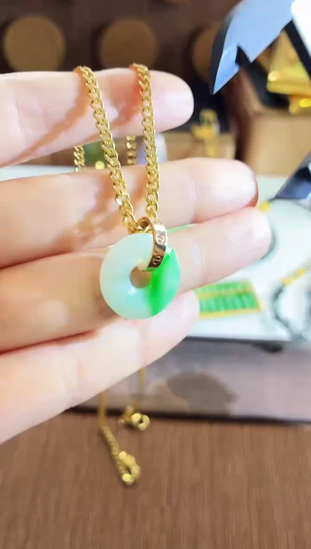 吊坠(不含链)18K金镶嵌翡翠吊坠