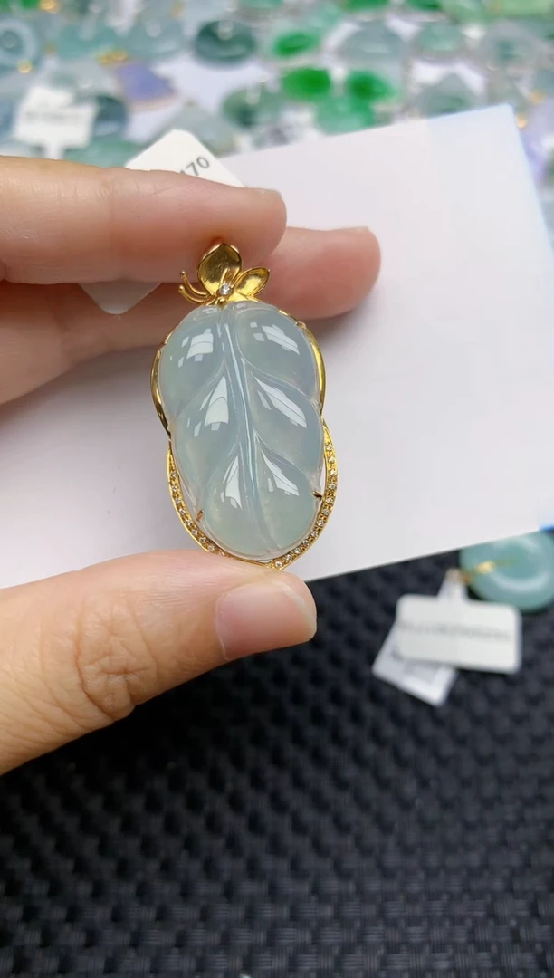 翡翠18K金镶嵌颈饰天然A货翡翠