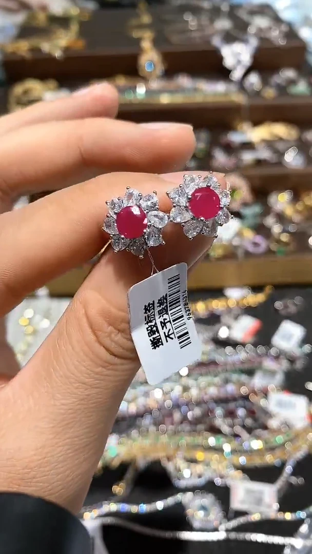 【闪购商品】红宝石耳饰银S925镶嵌耳钉