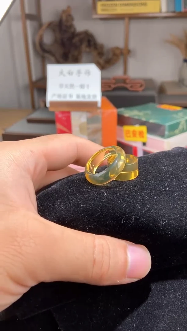 琥珀颈饰未镶嵌18+金蓝珀指环