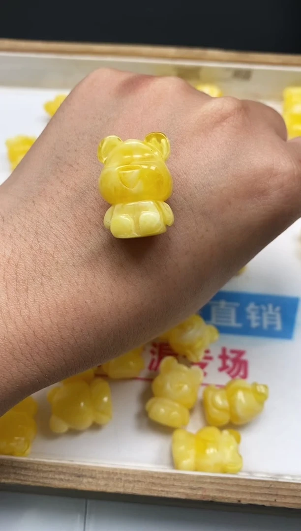 未镶嵌蜜蜡裸石M54 白花蜡 中号熊 1个9.9元