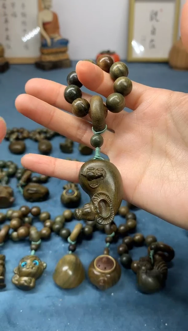 【闪购商品】维腊木（绿檀）把件数你牛 盘玩件