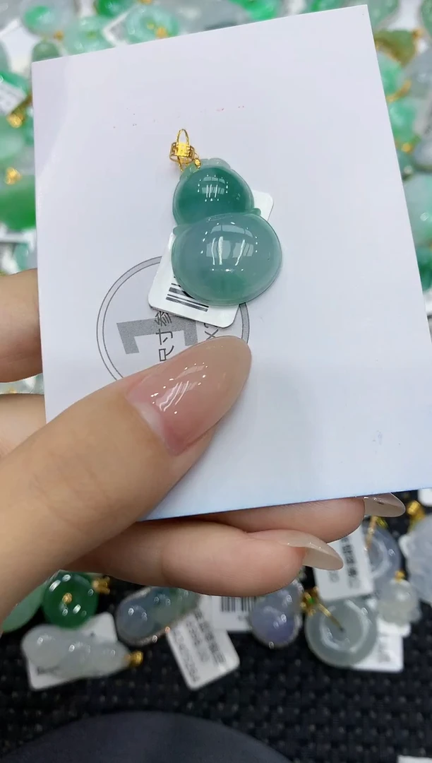 颈饰18K金镶嵌翡翠111111111111