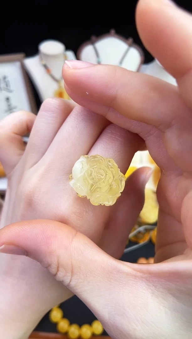 琥珀未镶嵌珠宝奇石柒月