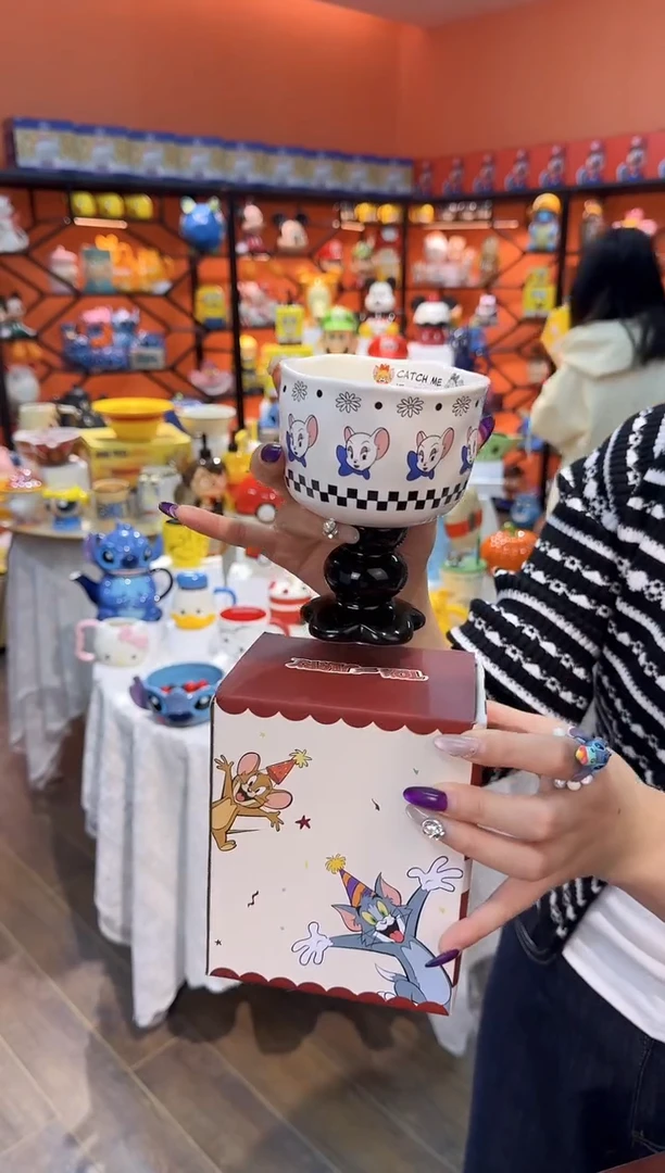 瓷片@@猫和老鼠黑色陶瓷高足杯