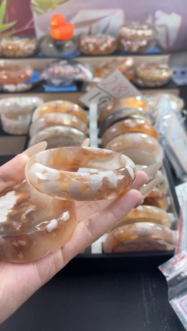 未镶嵌手镯石英质玉60