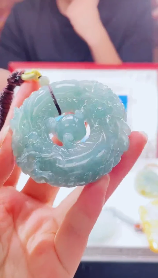 颈饰未镶嵌翡翠多样性发其一