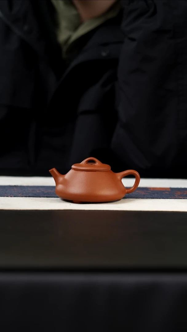 茶壶紫砂宝山红泥任瓢，130cc