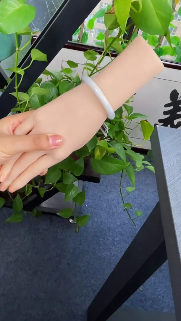 未镶嵌手镯翡翠莹***张手镯微瑕