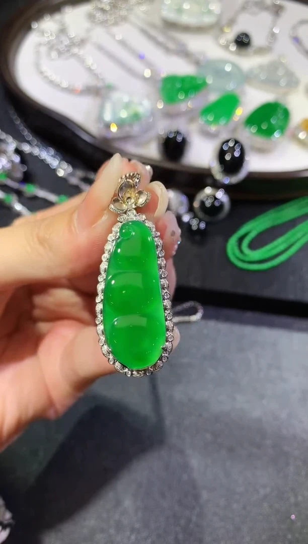 【闪购商品】翡翠吊坠(不含链)18K金镶嵌48-豆子