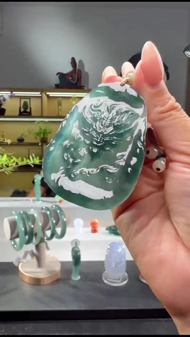 吊坠(不含链)未镶嵌翡翠龙牌