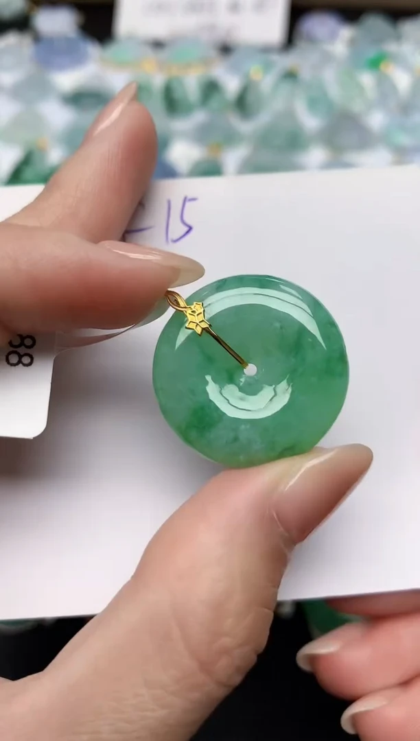 颈饰18K金镶嵌翡翠天然缅甸A货翡翠百元以上9元证书费自理