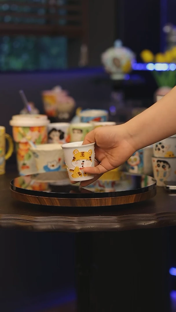 【闪购商品】摆件景德镇釉下彩绘设计师款式陶瓷