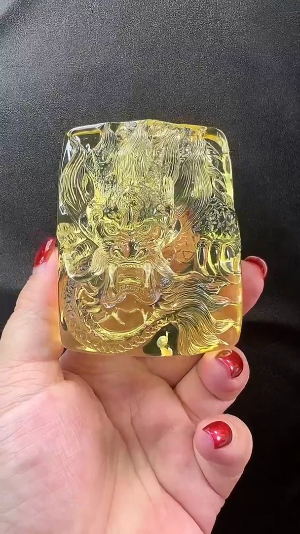 未镶嵌颈饰琥珀吊坠