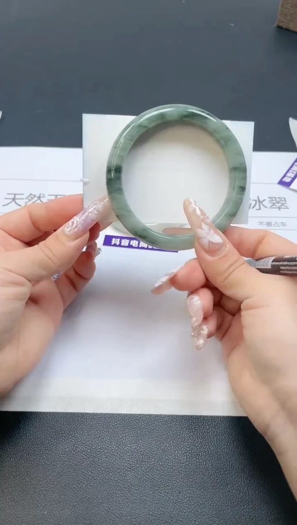 【闪购商品】石英质玉手镯未镶嵌53/56.7