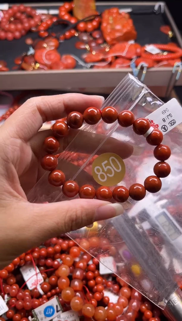 南红玛瑙未镶嵌珠宝奇石850-10